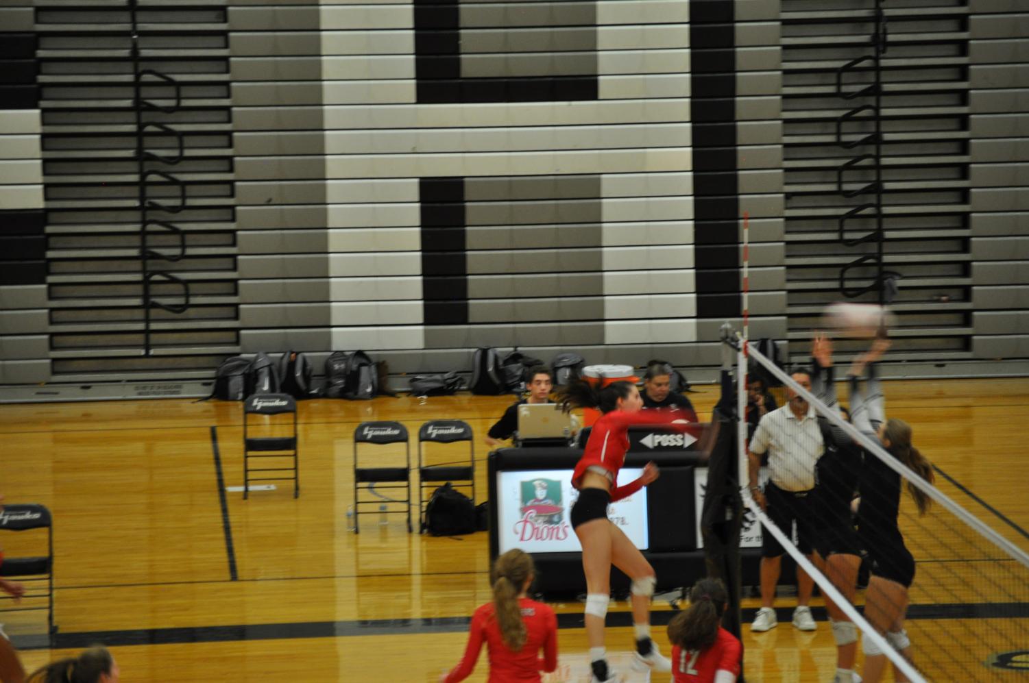 Volleyball+Mid-Season+Recap%3A+Volleyball+Team+is+on+the+Rise