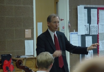 Jonathan Armerding conducting a rehearsal