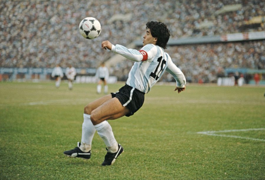 Diego Maradona in action during a 1986 FIFA World Cup qualifying match against Peru at the National Stadium on June 23, 1985 in Lima, Peru. (Photo by David Cannon/Allsport/Getty Images/Hulton Archive)