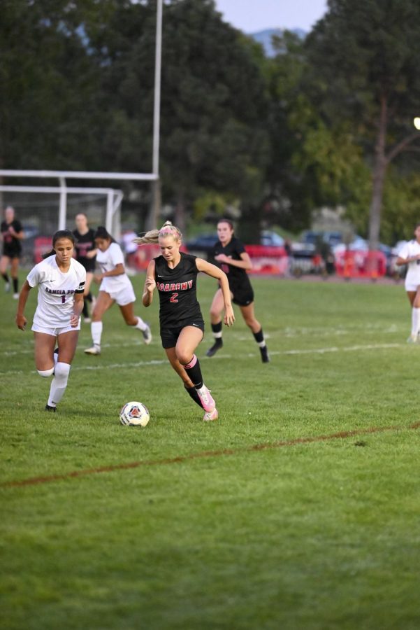 Anna Babinski 23 charges past defenders.