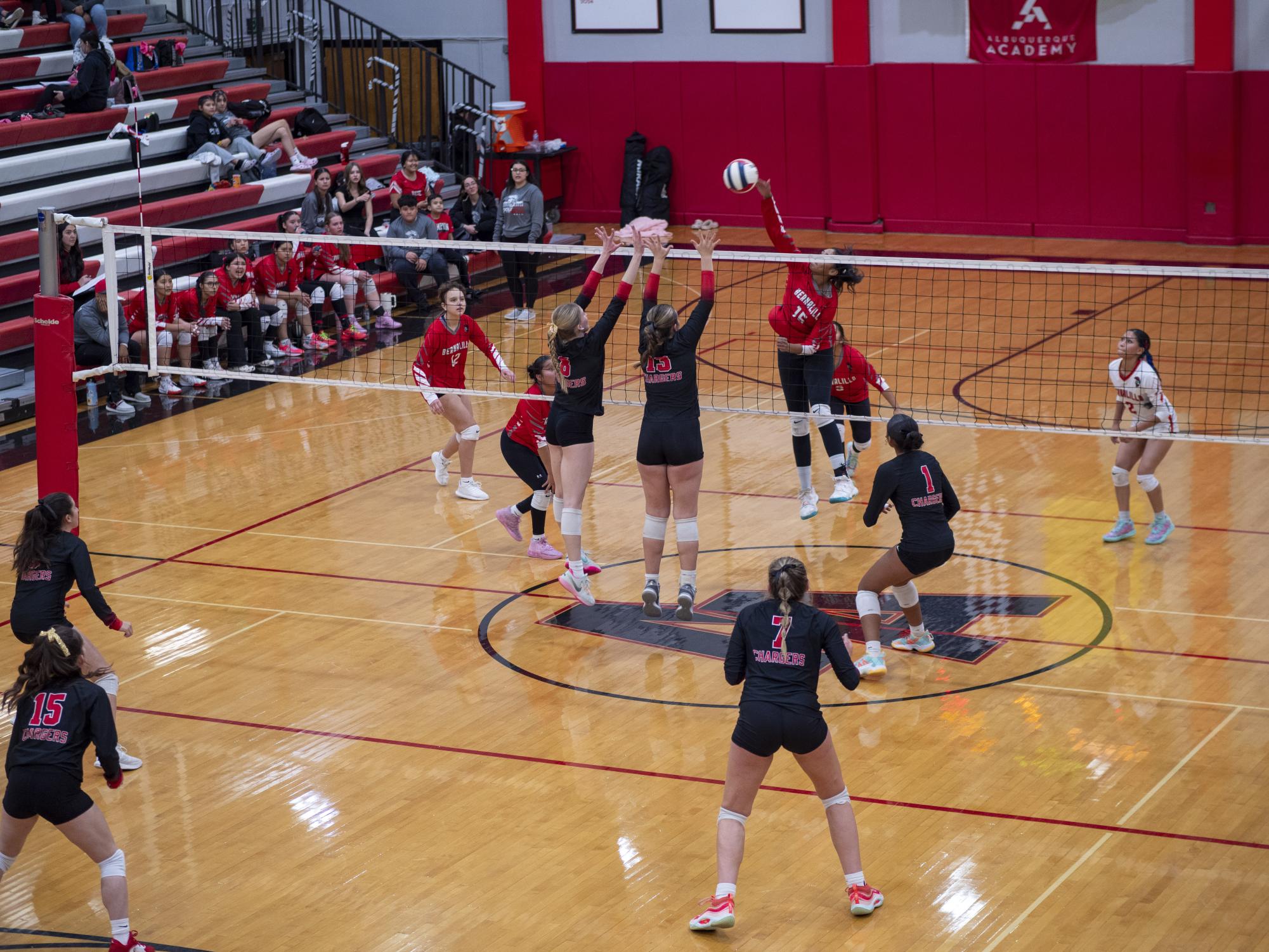 Girls Varsity Volleyball Wins Against Bernalillo in Closer to the Regular Season