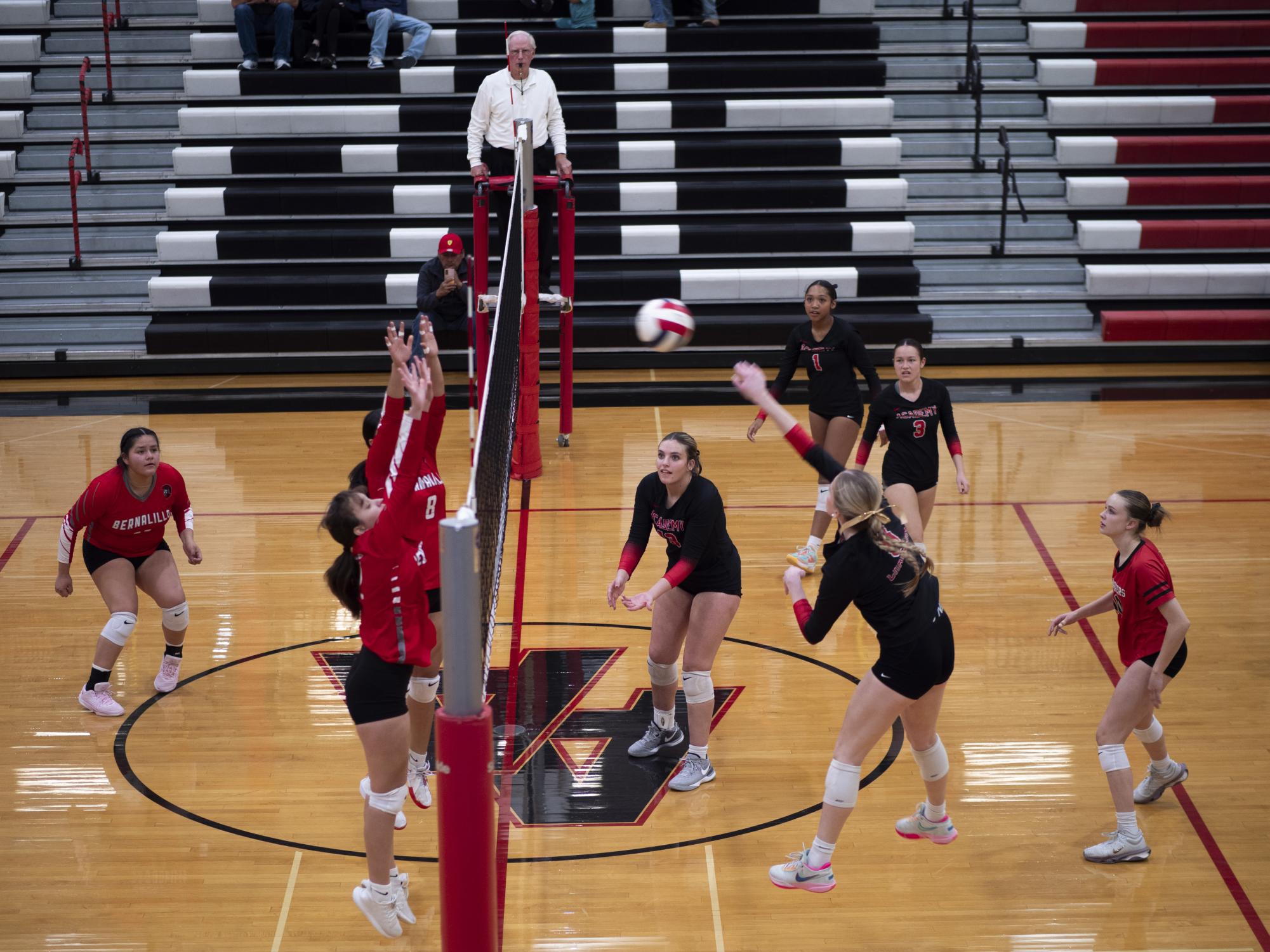 Girls Varsity Volleyball Wins Against Bernalillo in Closer to the Regular Season