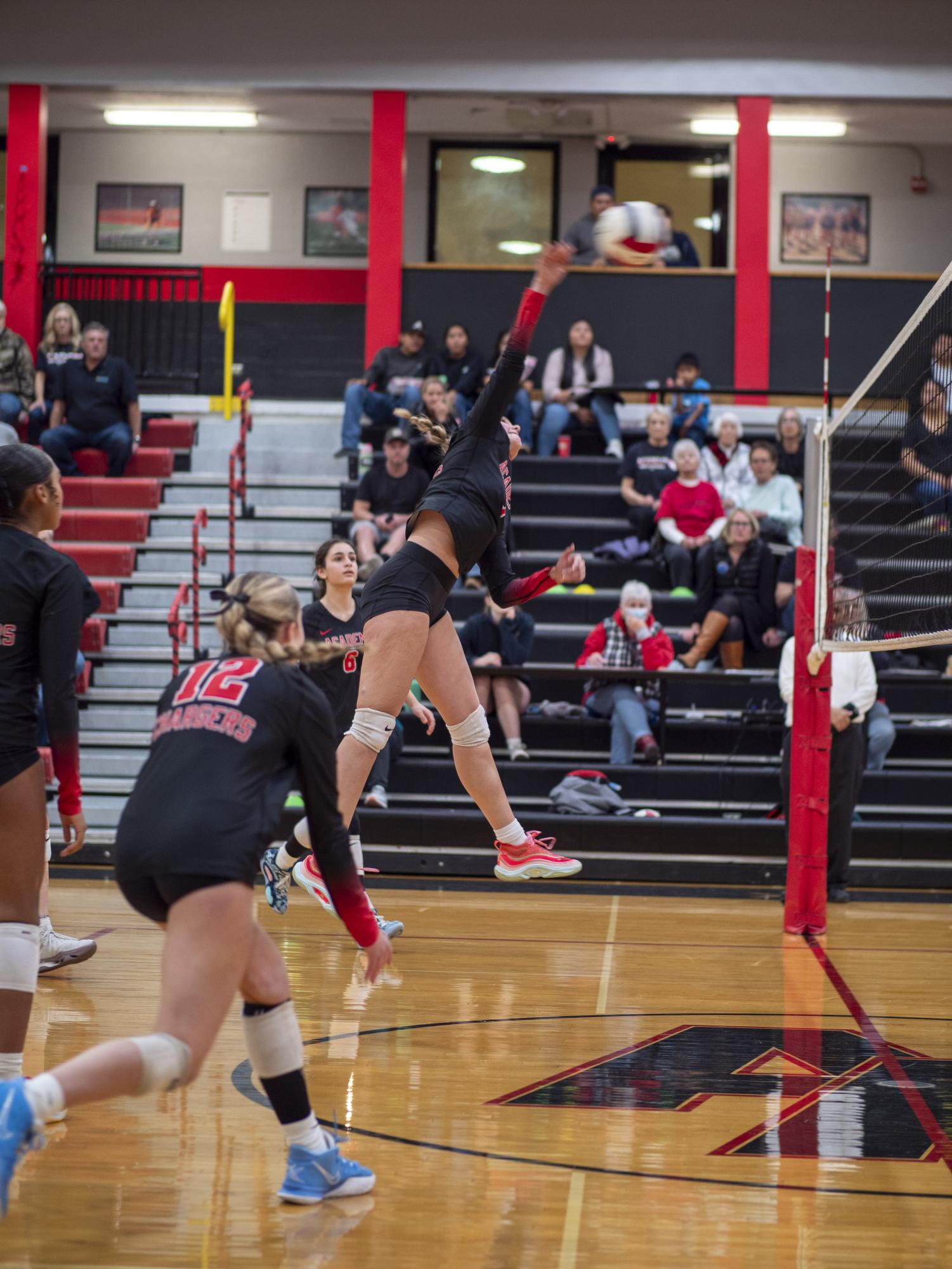 Girls Varsity Volleyball Wins Against Bernalillo in Closer to the Regular Season