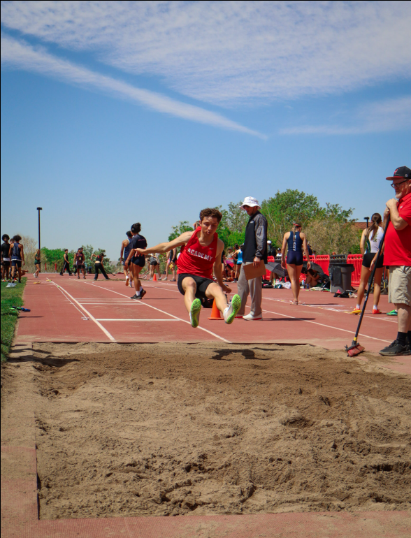 Chargers Compete in 2025 Harper Memorial Track and Field Meet